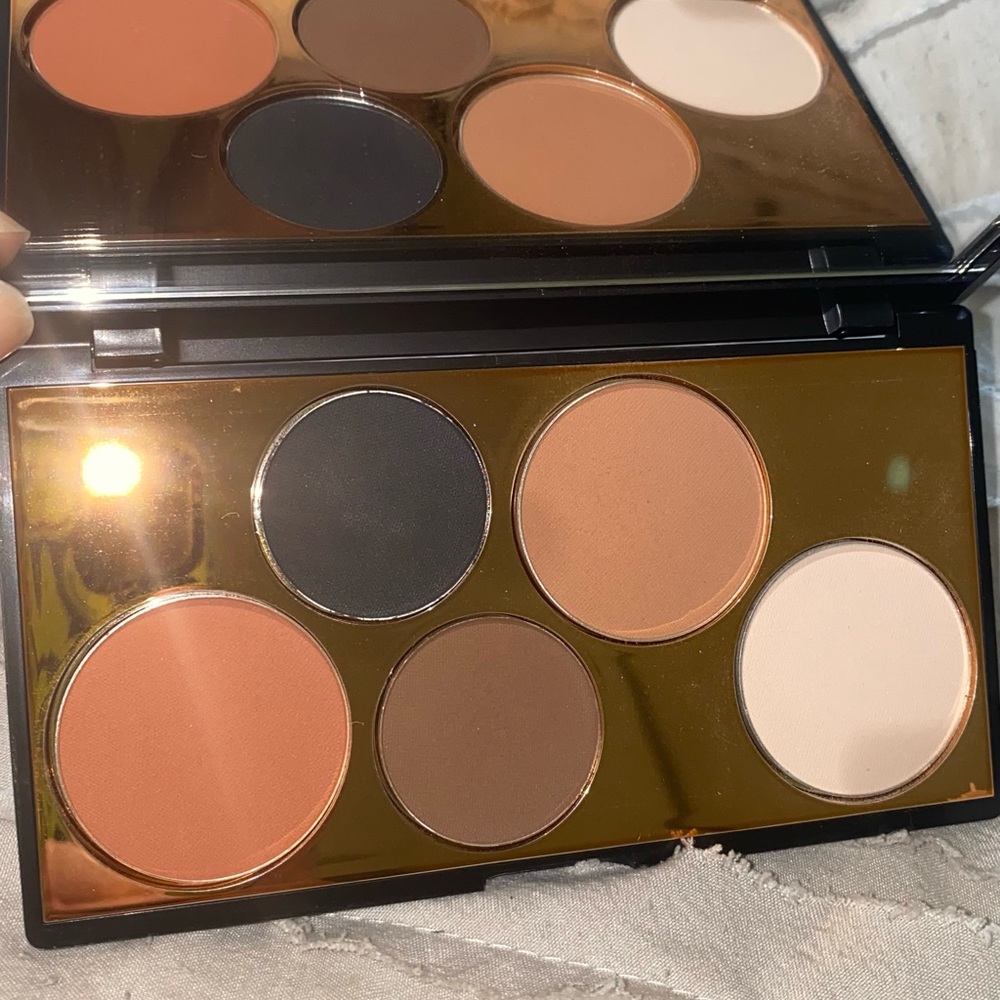 Elcie Minimalist Eyeshadow Palette